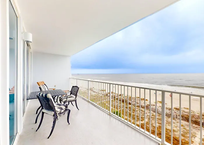 Waterfront With Pool Hot Tub Sauna Ac Washer & Dryer & Balcony Holiday home