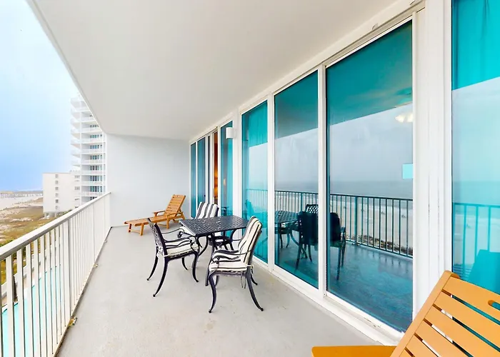 Waterfront With Pool Hot Tub Sauna Ac Washer & Dryer & Balcony Holiday home