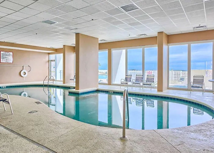 Waterfront With Pool Hot Tub Sauna Ac Washer & Dryer & Balcony Holiday home