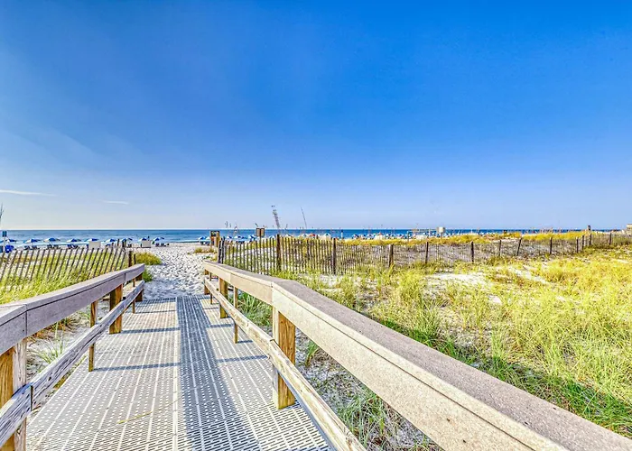 Waterfront With Pool Hot Tub Sauna Ac Washer & Dryer & Balcony *